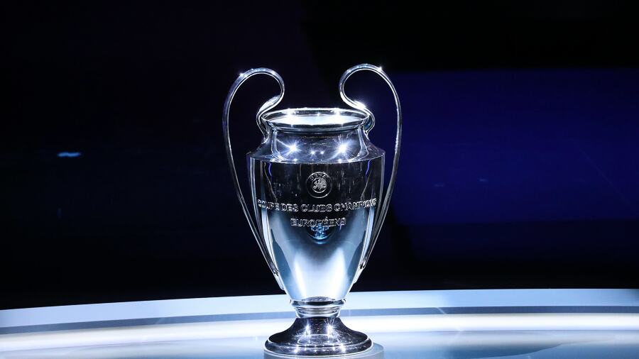 Лига чемпионов УЕФА (UEFA Champions League Trophy), фотография к факту